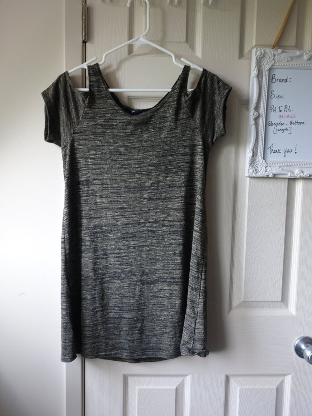 Streetwear Society Gray Black Marled Cold-Shoulder Top
